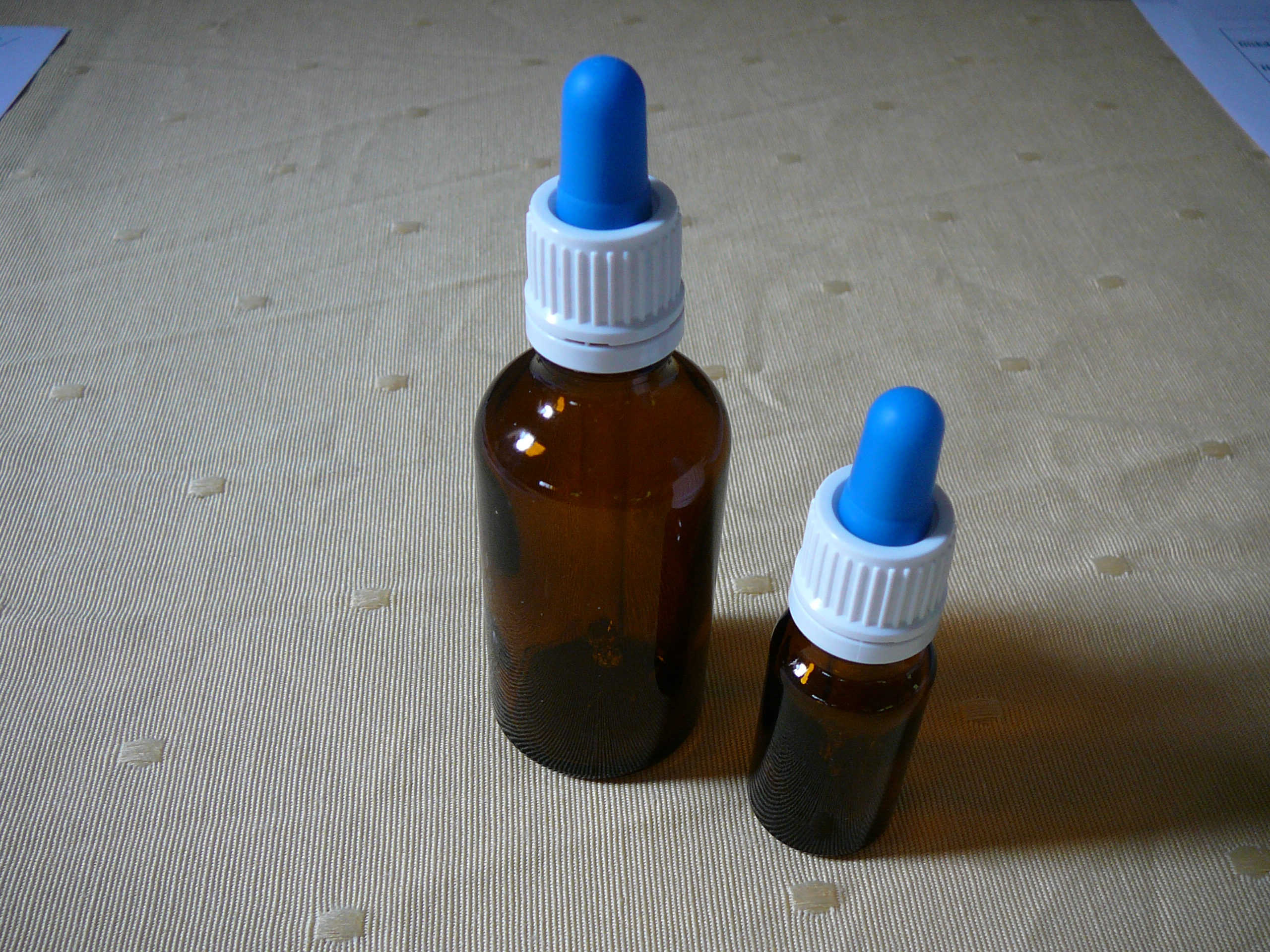 Braunglasflasche mit Tropfpipette