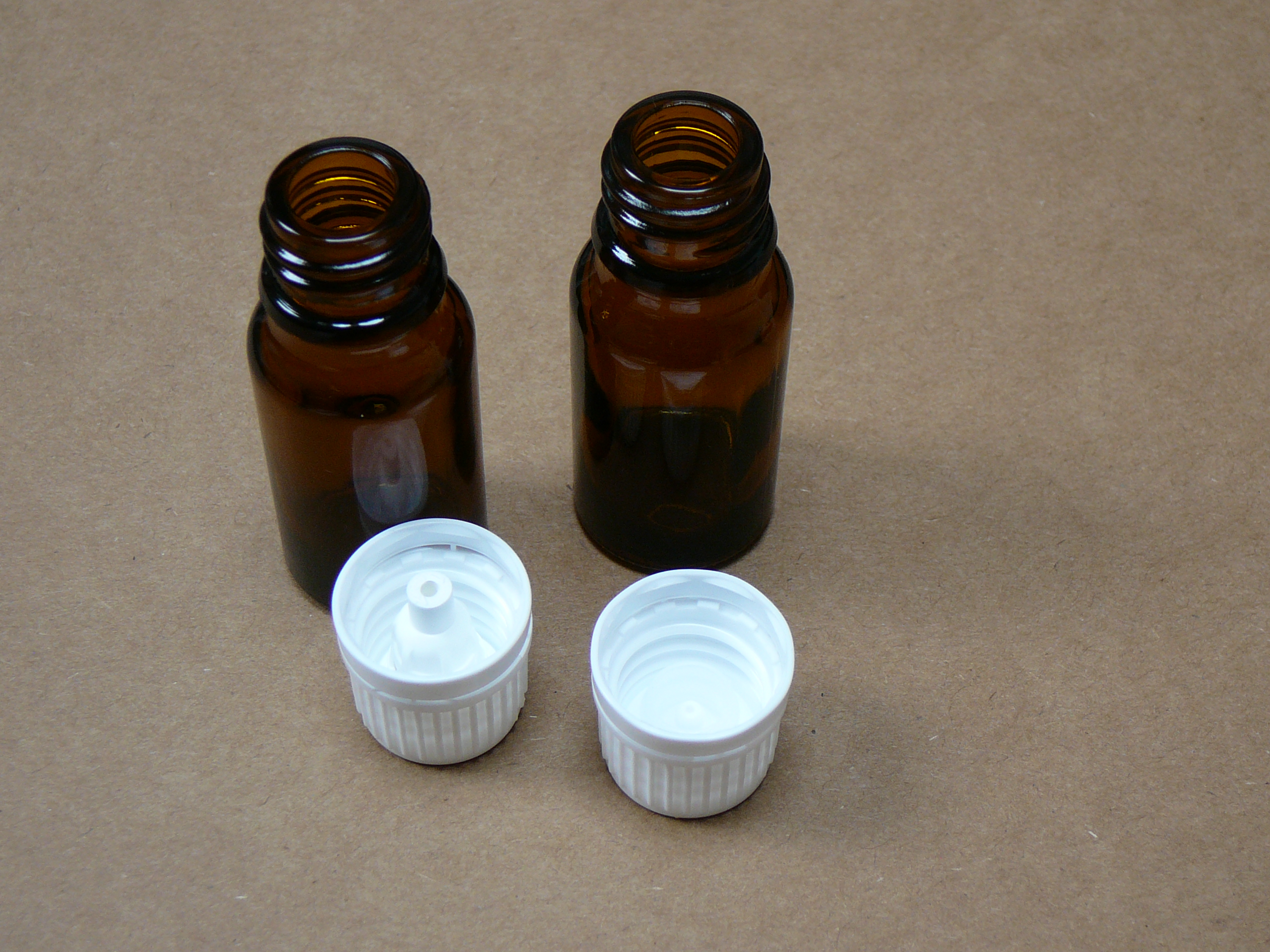 P1040107 Tropf-/ Braunglasflaschen ohne Verschluss 10 ml, 50, 100 ml DIN 18