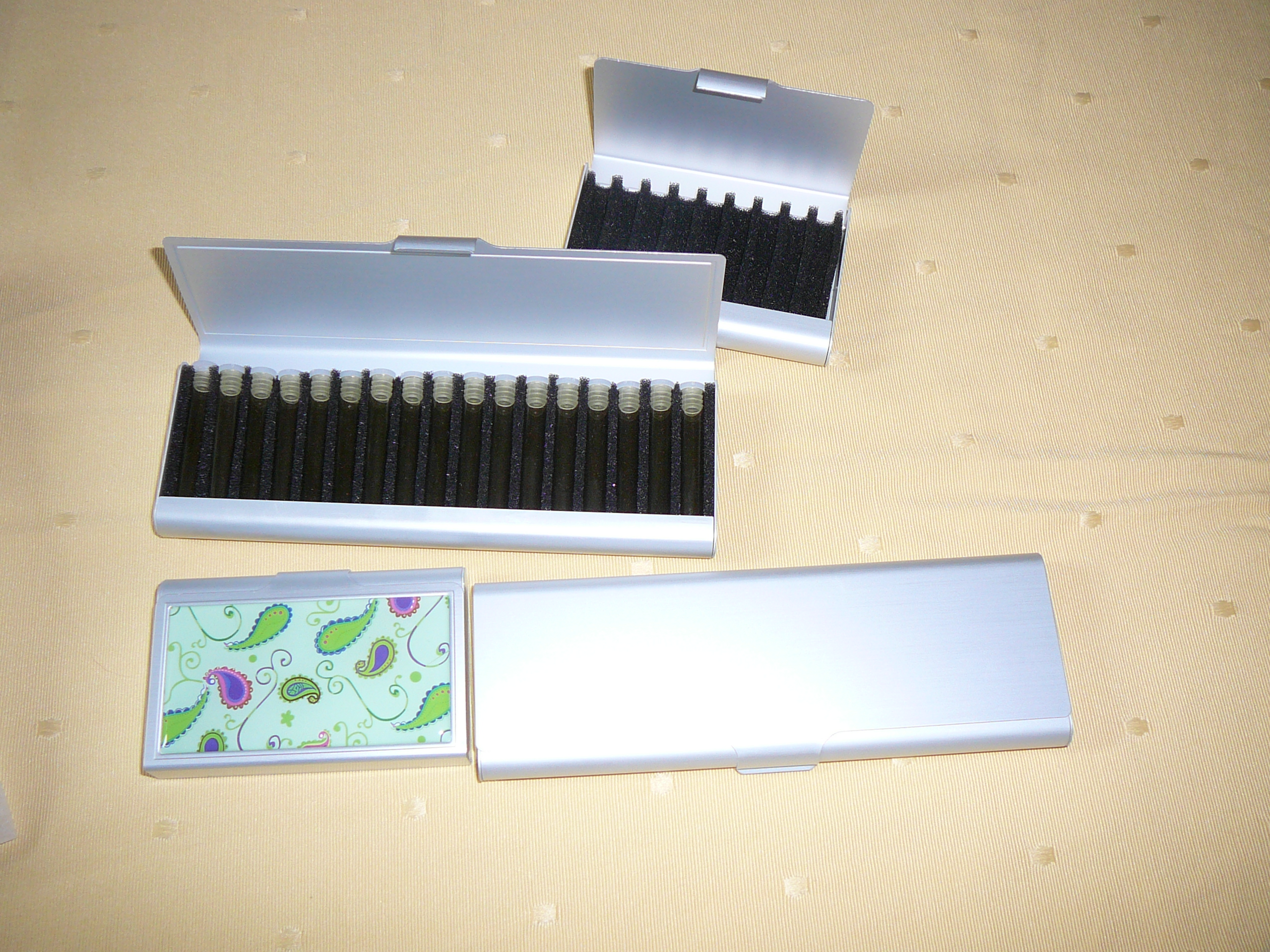P1040123 Taschenapotheke aus Aluminium für 9 oder 17 Gläschen
